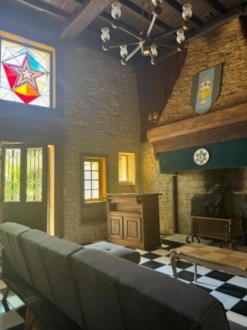 Le Clos Des Poncetys, - By Primo C0nciergerie * Davaye